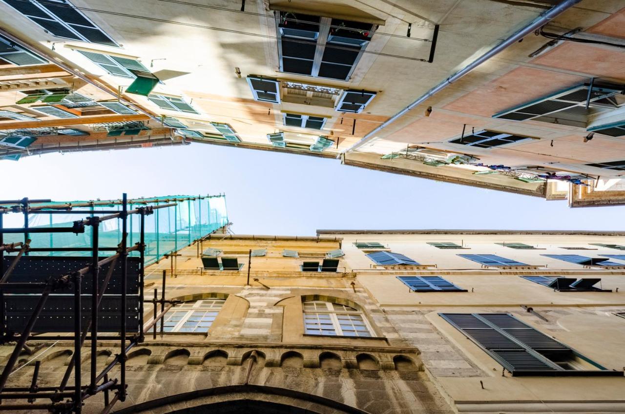 Joivy Vibrant Open-Plan Apt For 6 In Historic Centre Appartement Genua Buitenkant foto