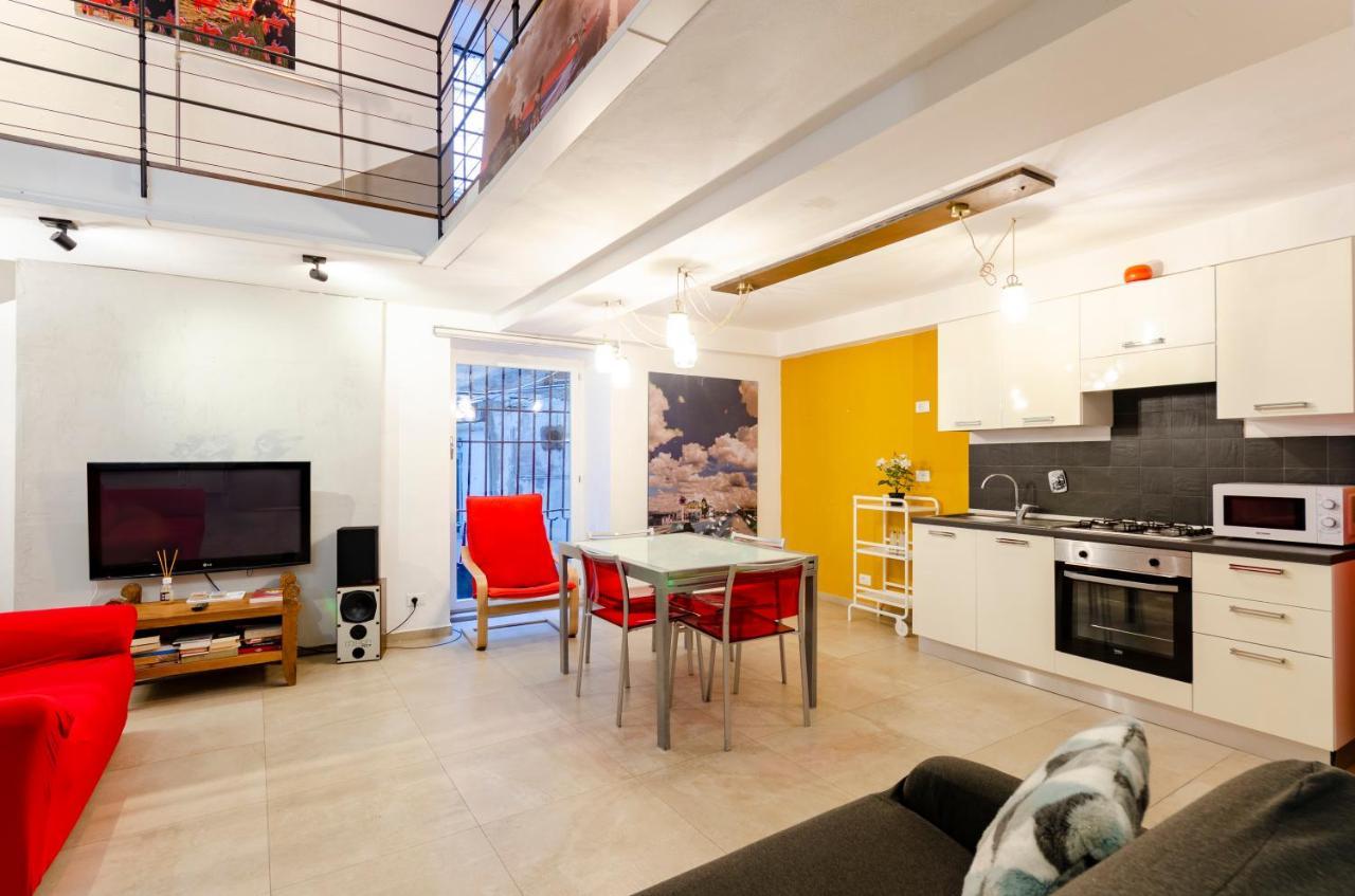 Joivy Vibrant Open-Plan Apt For 6 In Historic Centre Appartement Genua Buitenkant foto